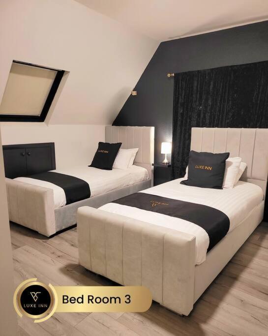 Villa Luxurious 4-bedroom House, Near Heathrow Terminal 4 Slough