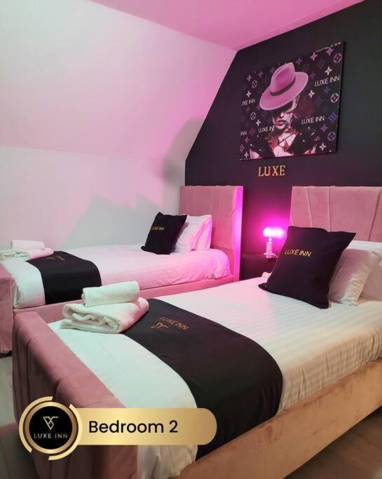 Villa Luxurious 4-bedroom House, Near Heathrow Terminal 4 Slough