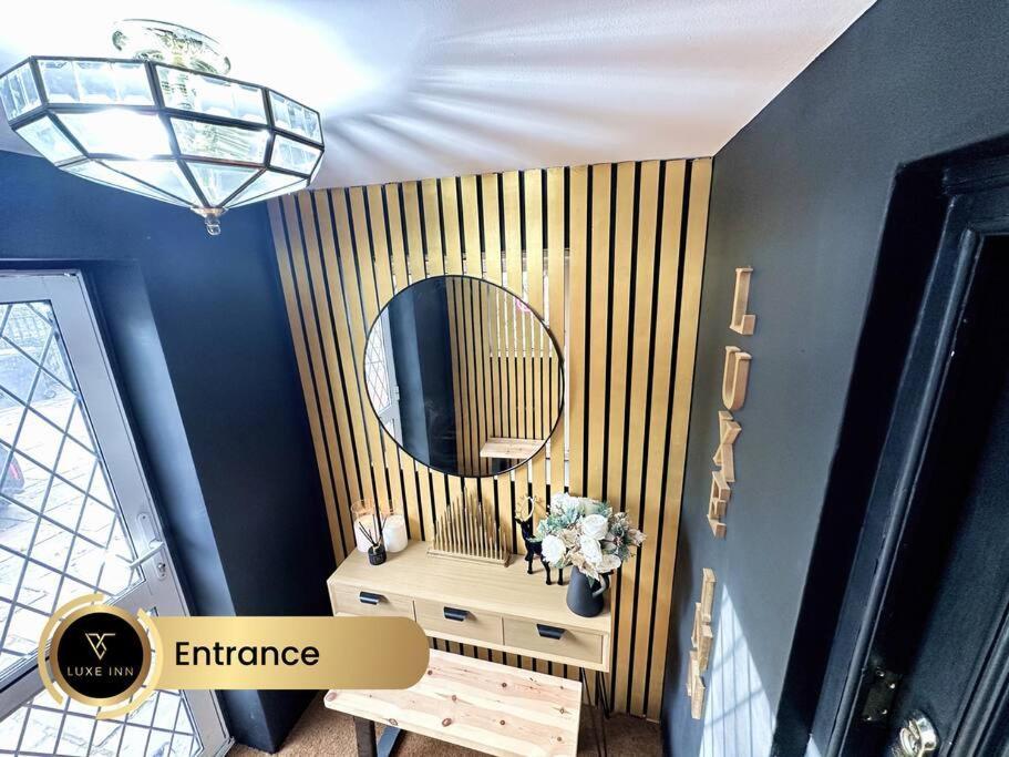 Luxurious 4-bedroom House, Near Heathrow Terminal 4