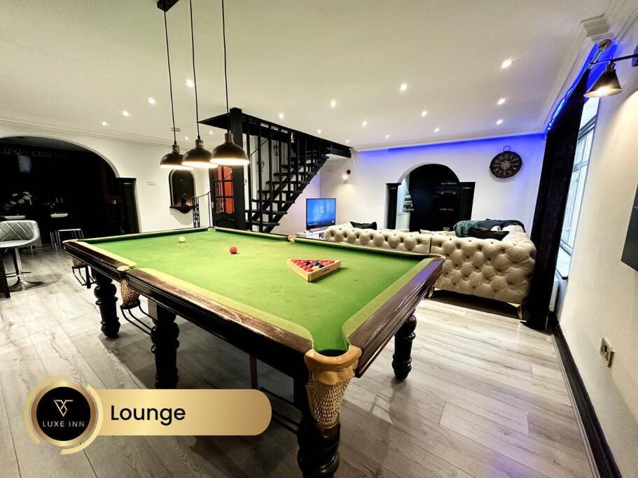 Villa Luxurious 4-bedroom House, Near Heathrow Terminal 4