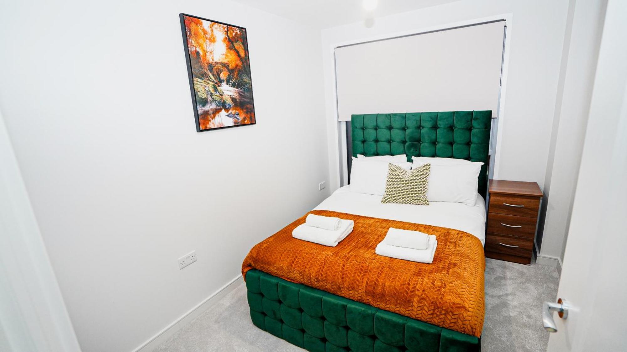 Holiday home Spacious 3 Bedroom In With Free Parking By Easy 2 Manage Slough