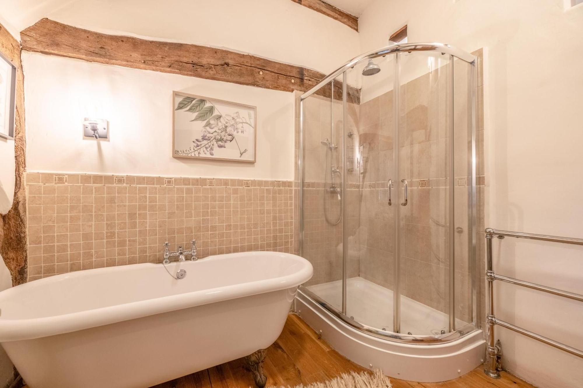 Cosy 5 Bed Retreat, Perfect For Families * Slough