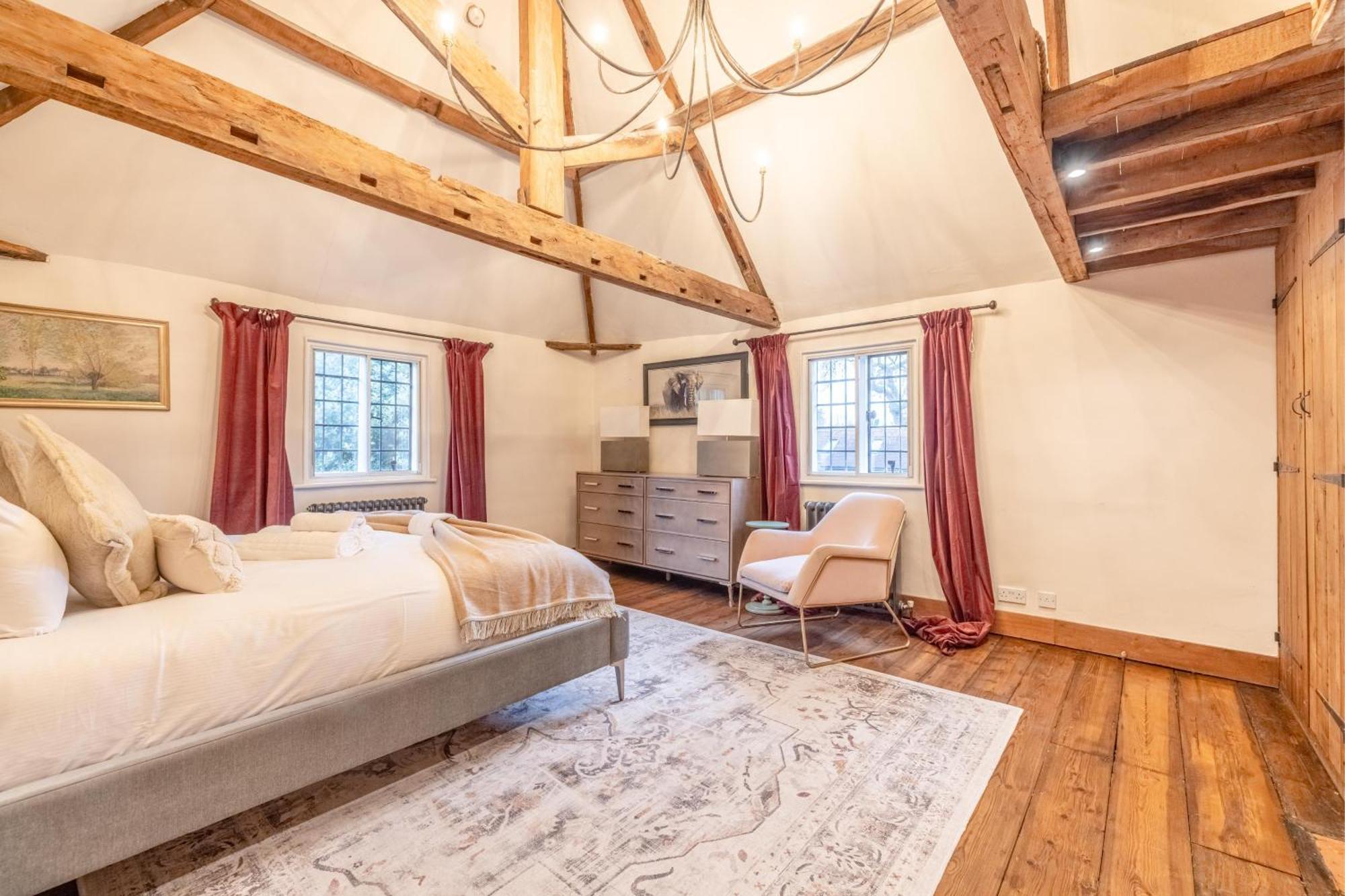 Cosy 5 Bed Retreat, Perfect For Families *