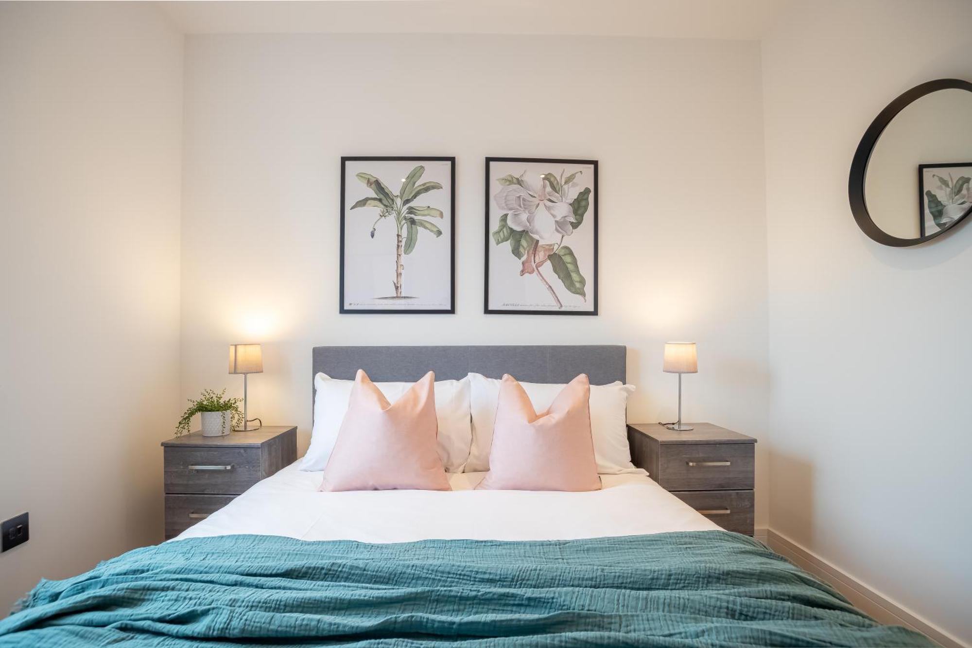 Luxe One Bedroom With Balcony Slough