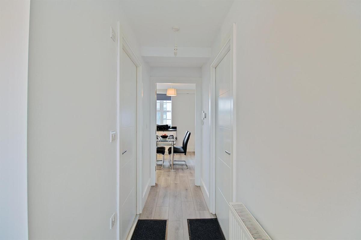 -double Bed & 1 Sofa Bed, - Transport Links Apartamento *