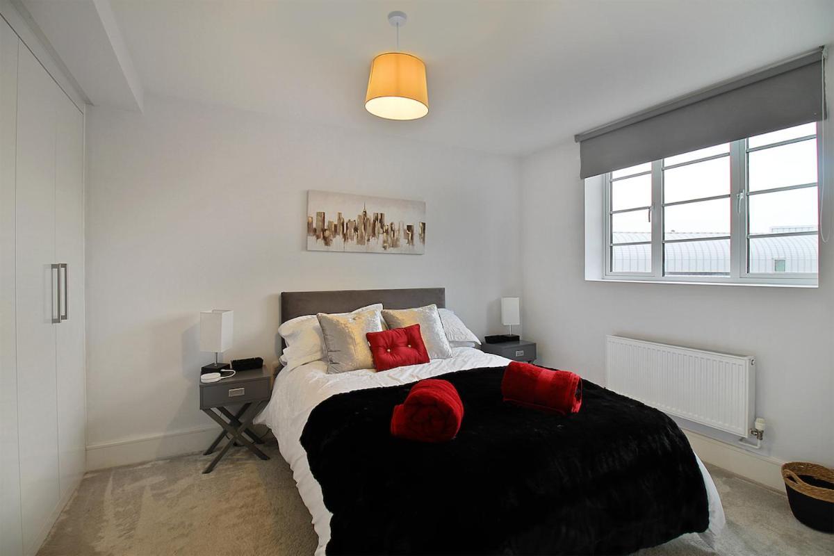 Apartamento -double Bed & 1 Sofa Bed, - Transport Links Slough