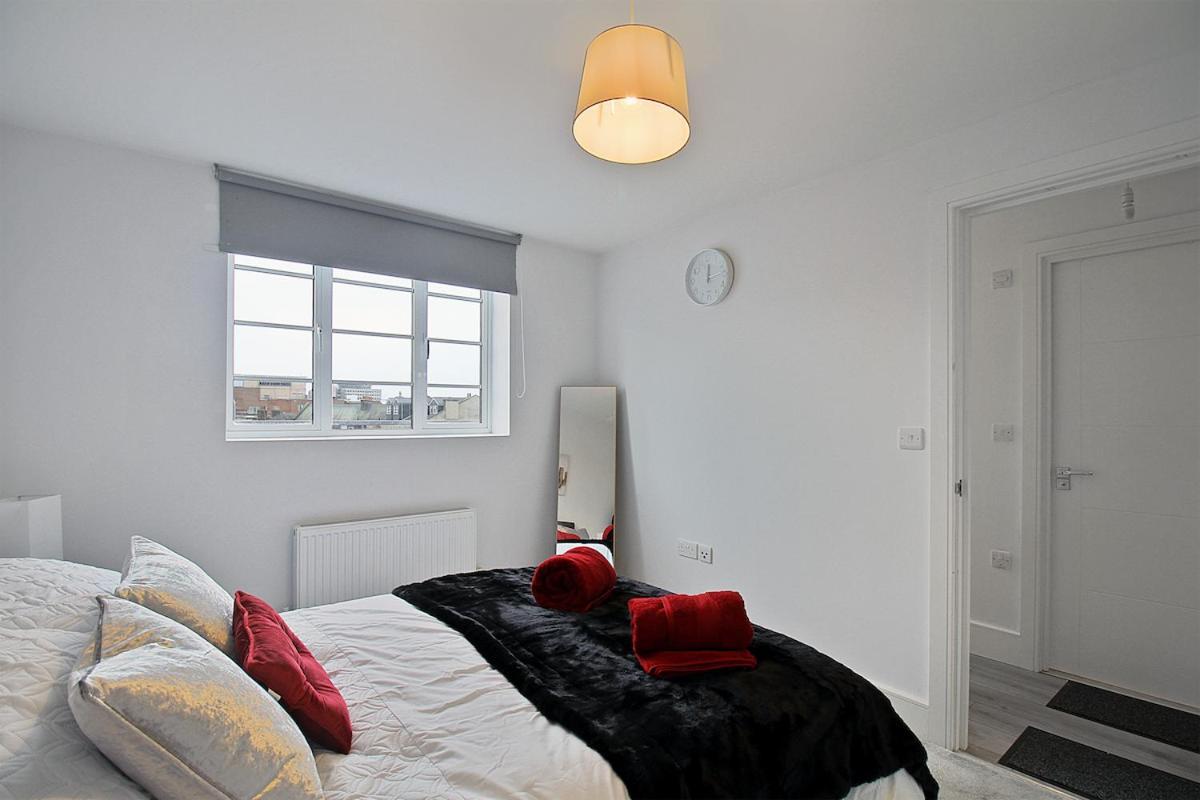 -double Bed & 1 Sofa Bed, - Transport Links