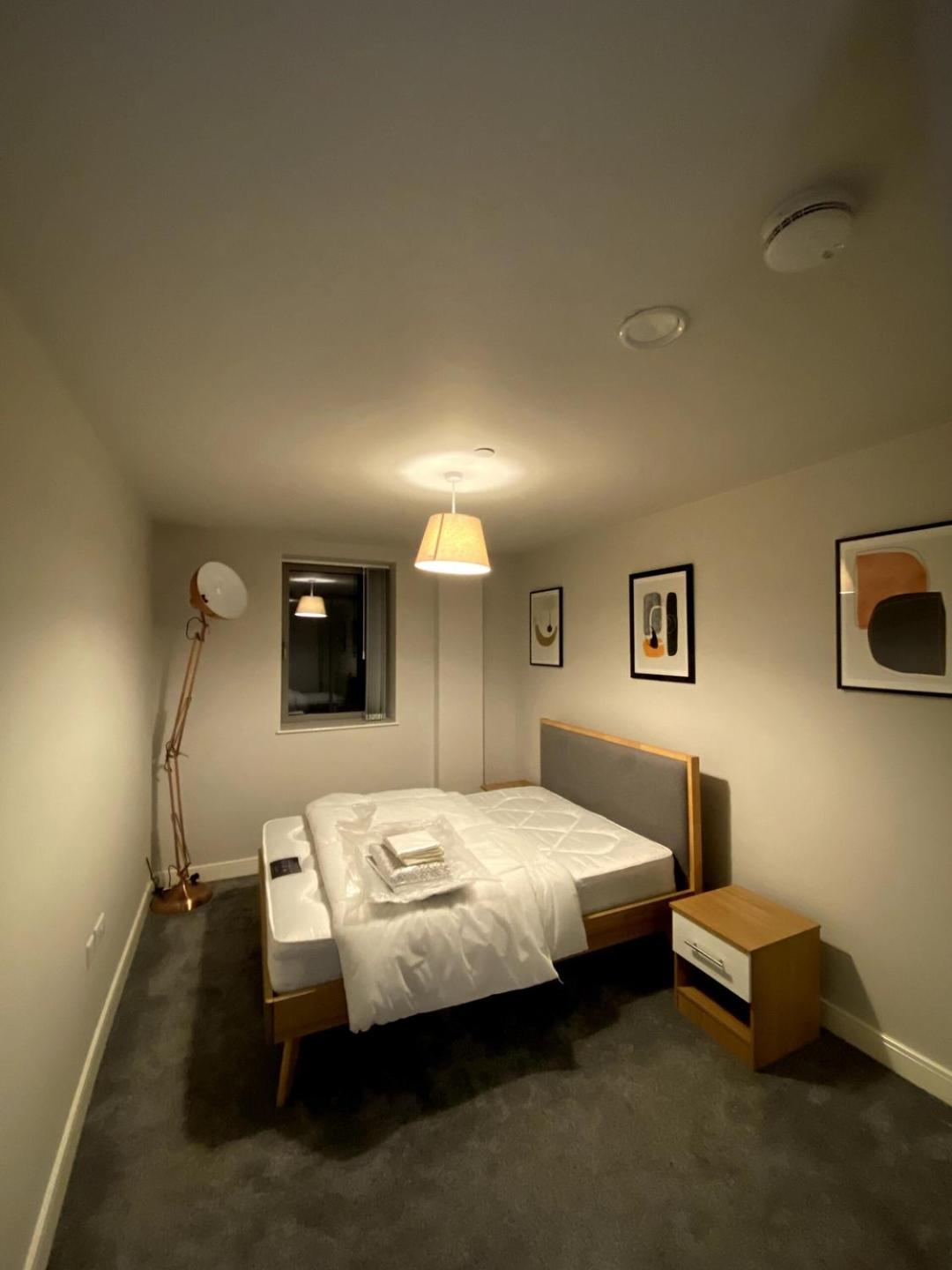 One Bed Modern Flat With Terrace