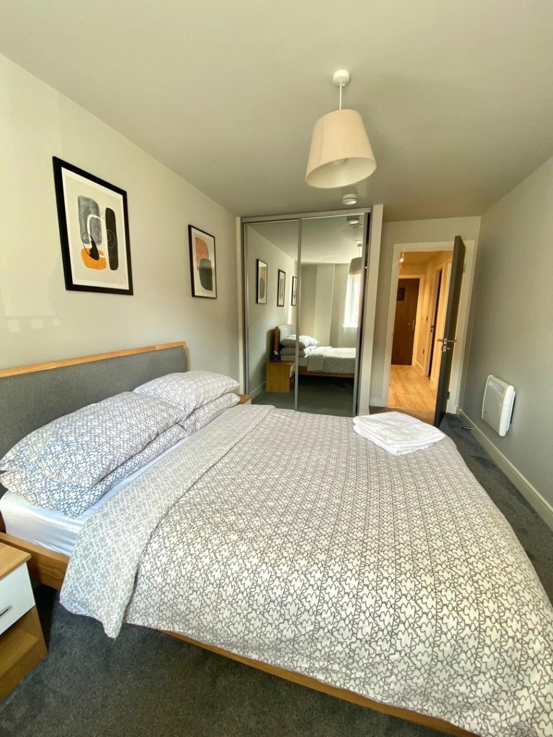 Apartment One Bed Modern Flat With Terrace *