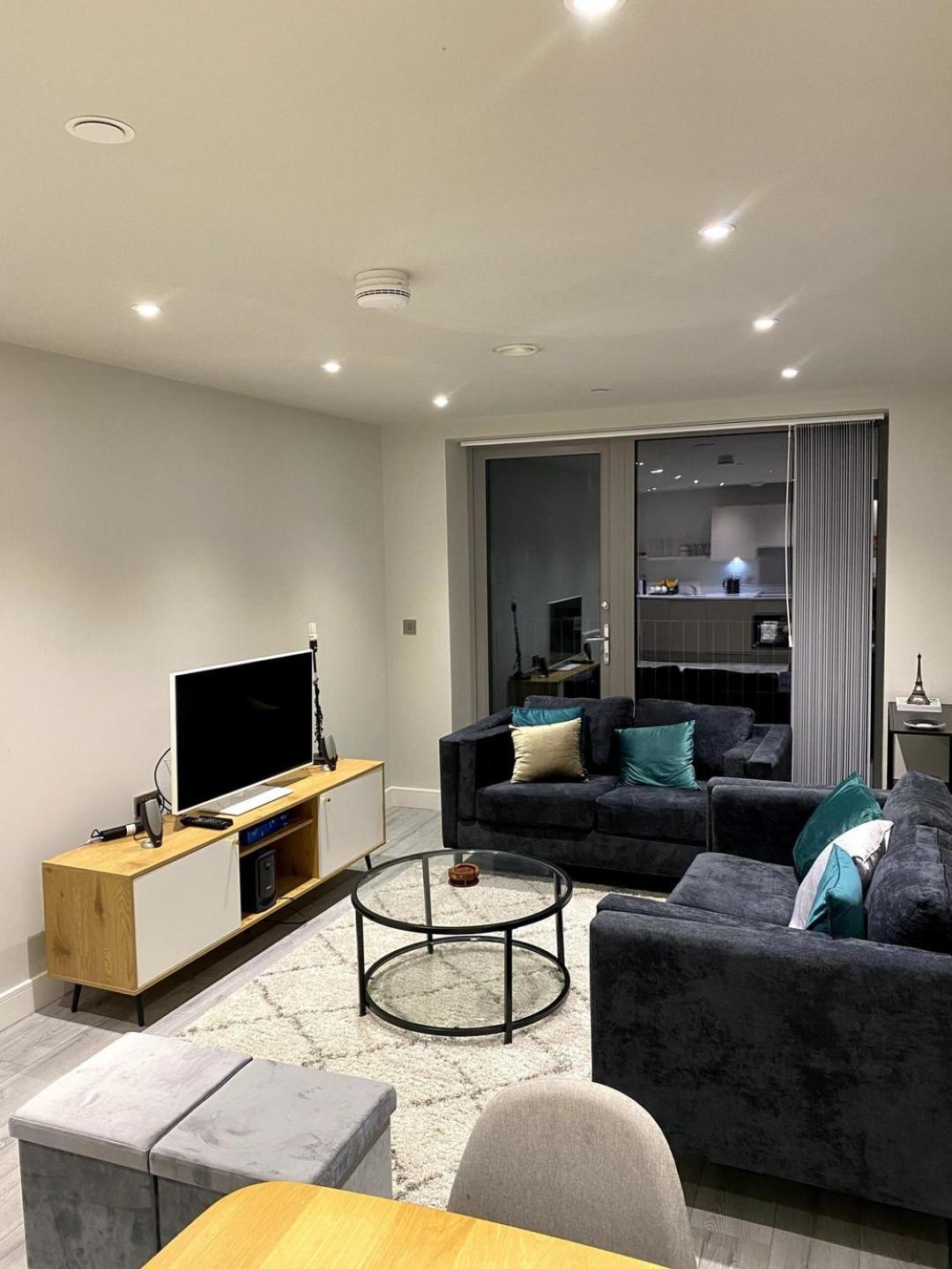 Apartment One Bed Modern Flat With Terrace *