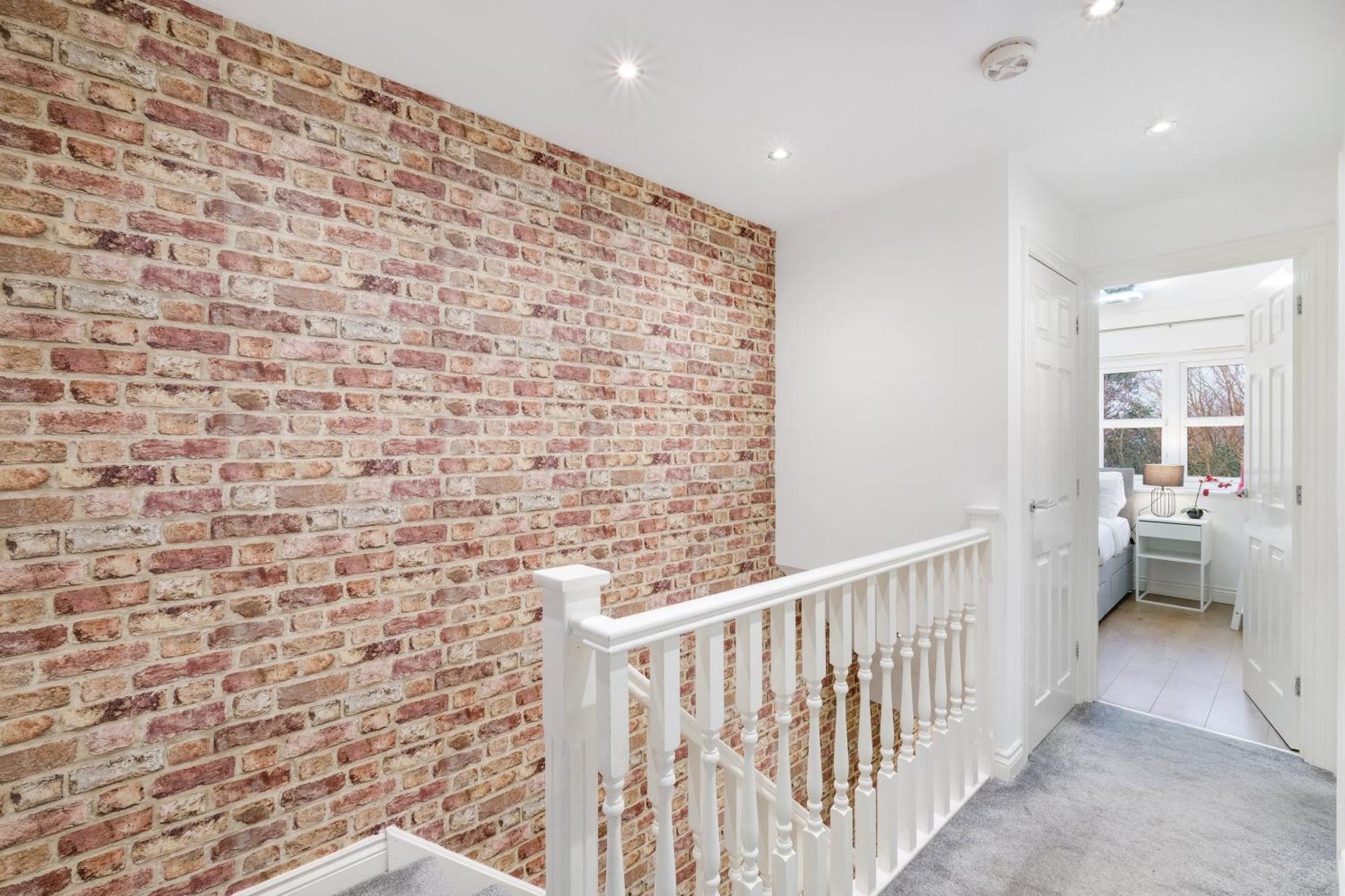Casa de férias Bright & Spacious 3-bed, 2-bath In Graylands Close
