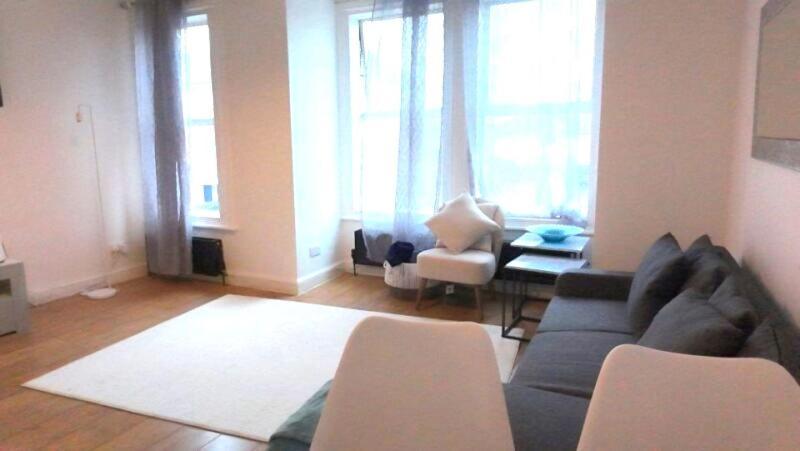 The Cozy Sleeps 6 Parking Apartamento Slough