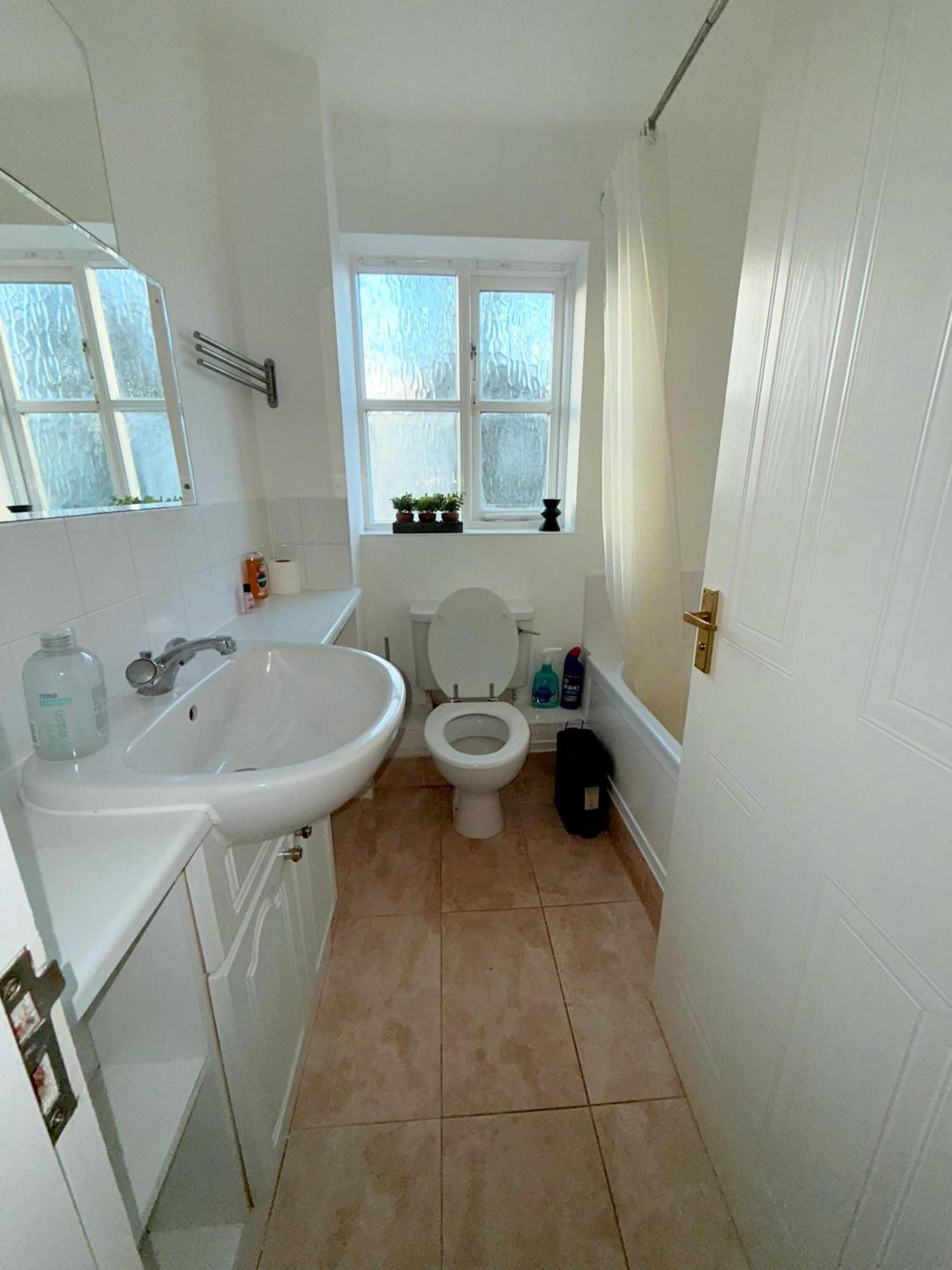 Luxury One-bedroom House With Free Parking *