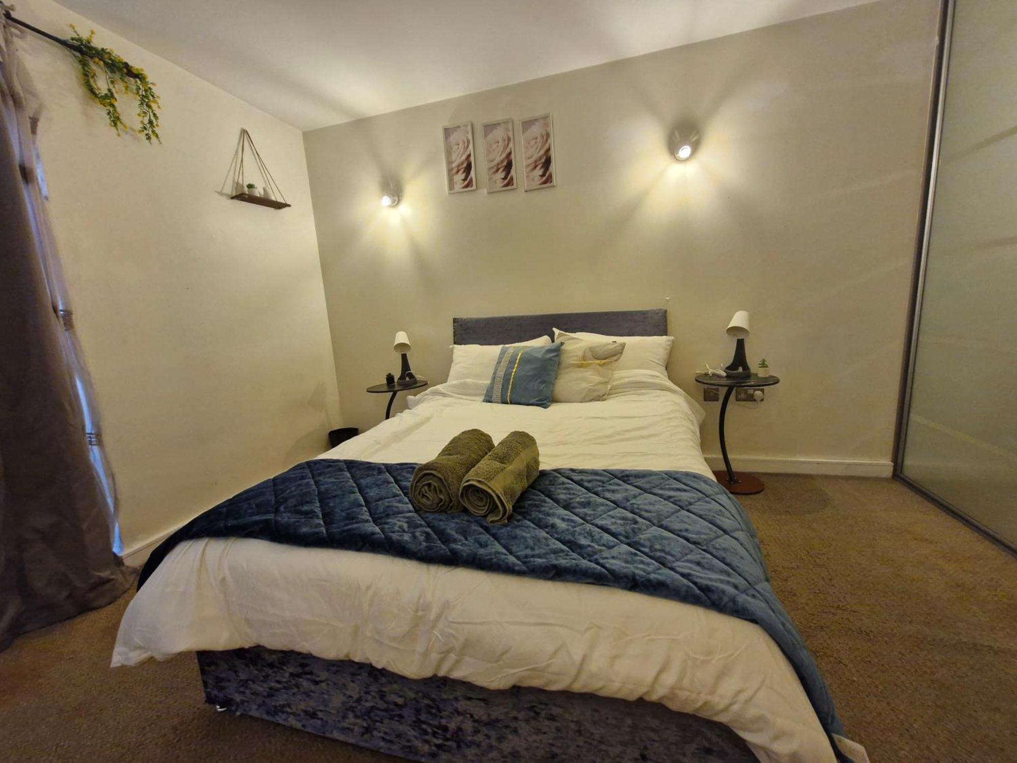 Luxhaven Elegant One-bed On High Street * Slough