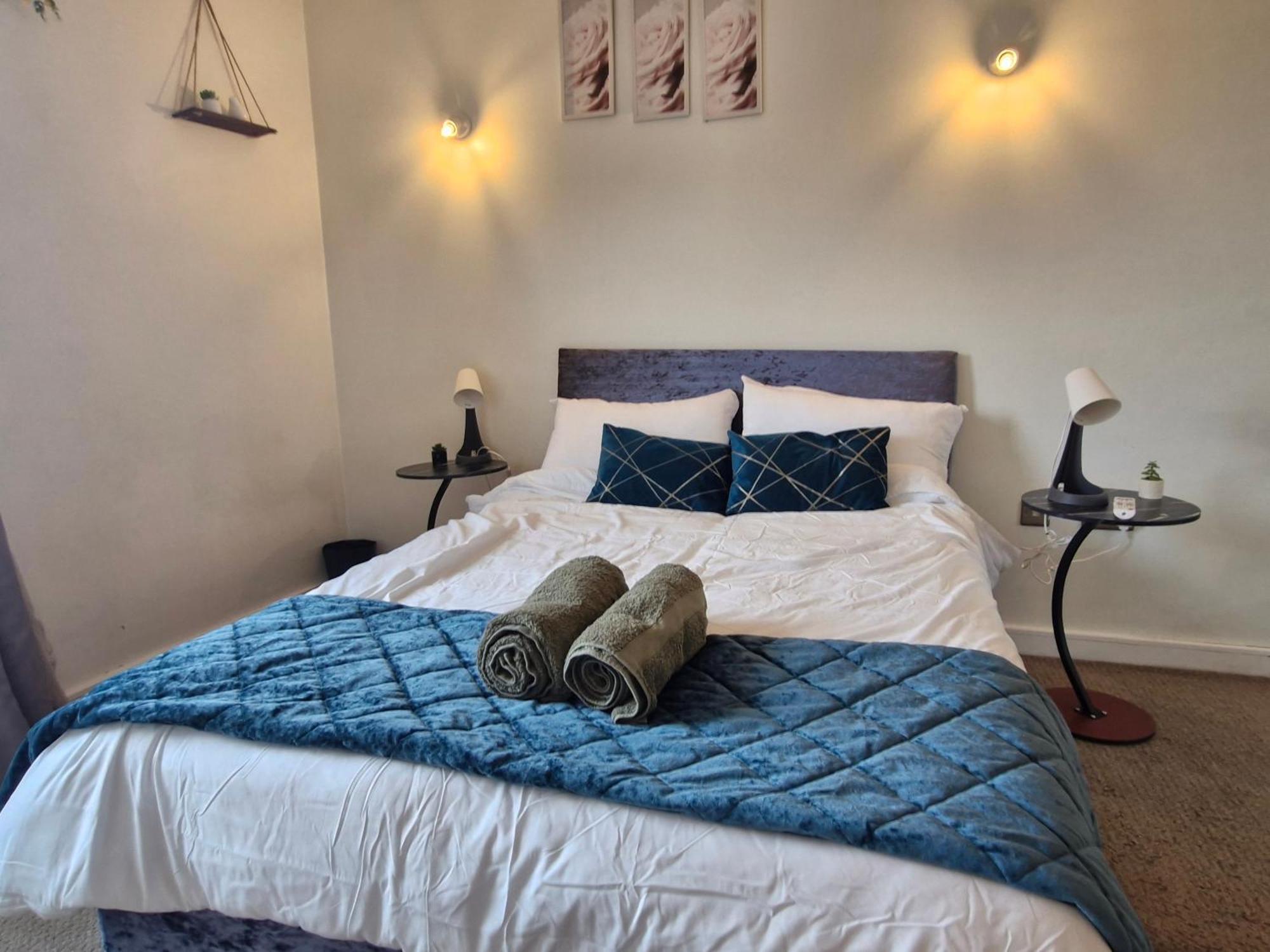 Apartment Luxhaven Elegant One-bed On High Street Slough