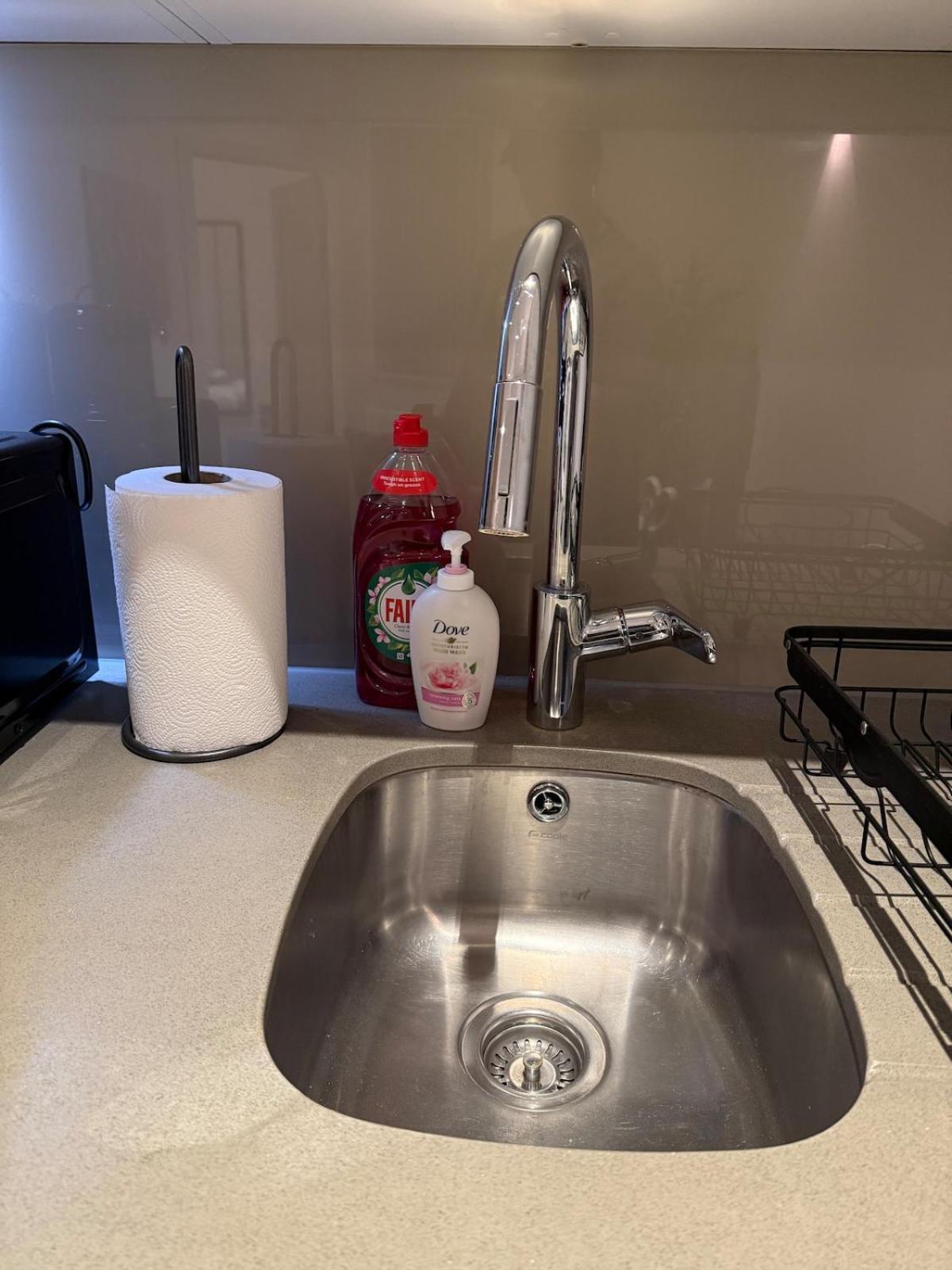 Cozy Luxury In The Heart Of -the Bethel * Slough