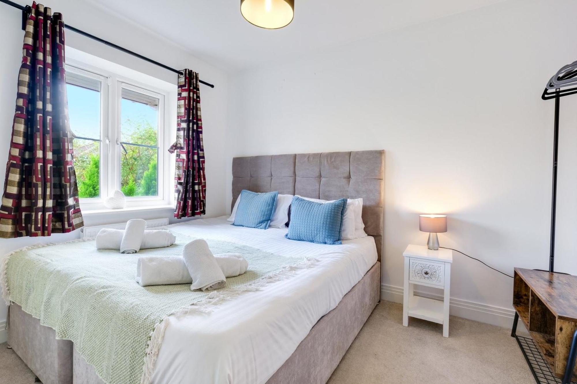 Casa de férias Foxherne 6 Bedroom And 2 Bath Serviced House 20 With Parking - *