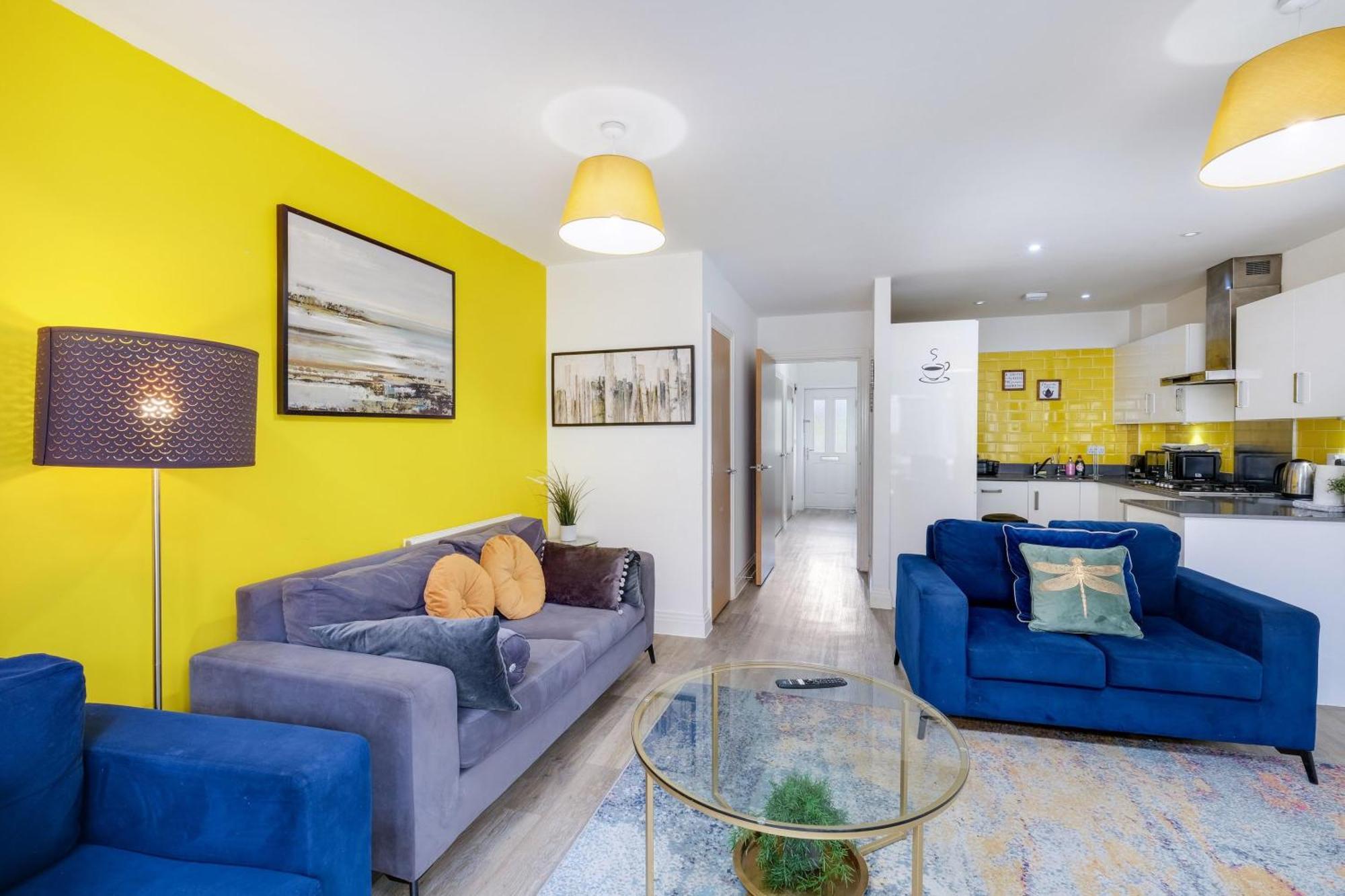 Foxherne 6 Bedroom And 2 Bath Serviced House 20 With Parking - Casa de férias Slough