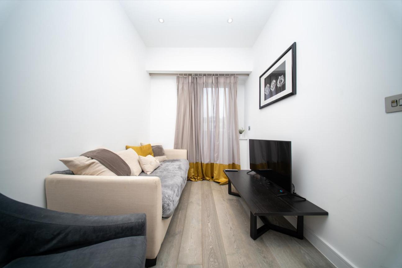 Apartment Free Parking & Gym, 1 Bed - 10 Min From Station Slough
