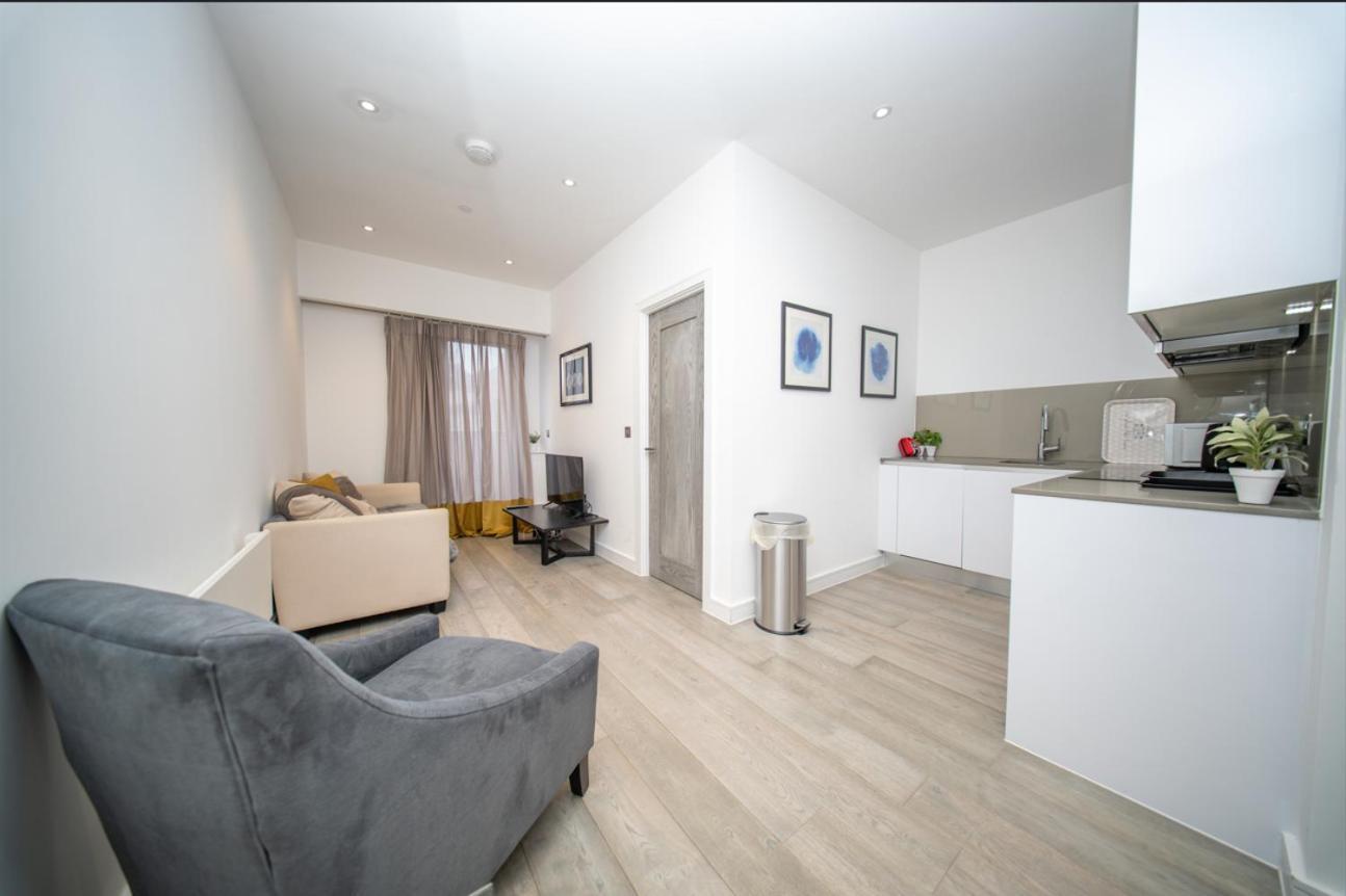 Apartment Free Parking & Gym, 1 Bed - 10 Min From Station *