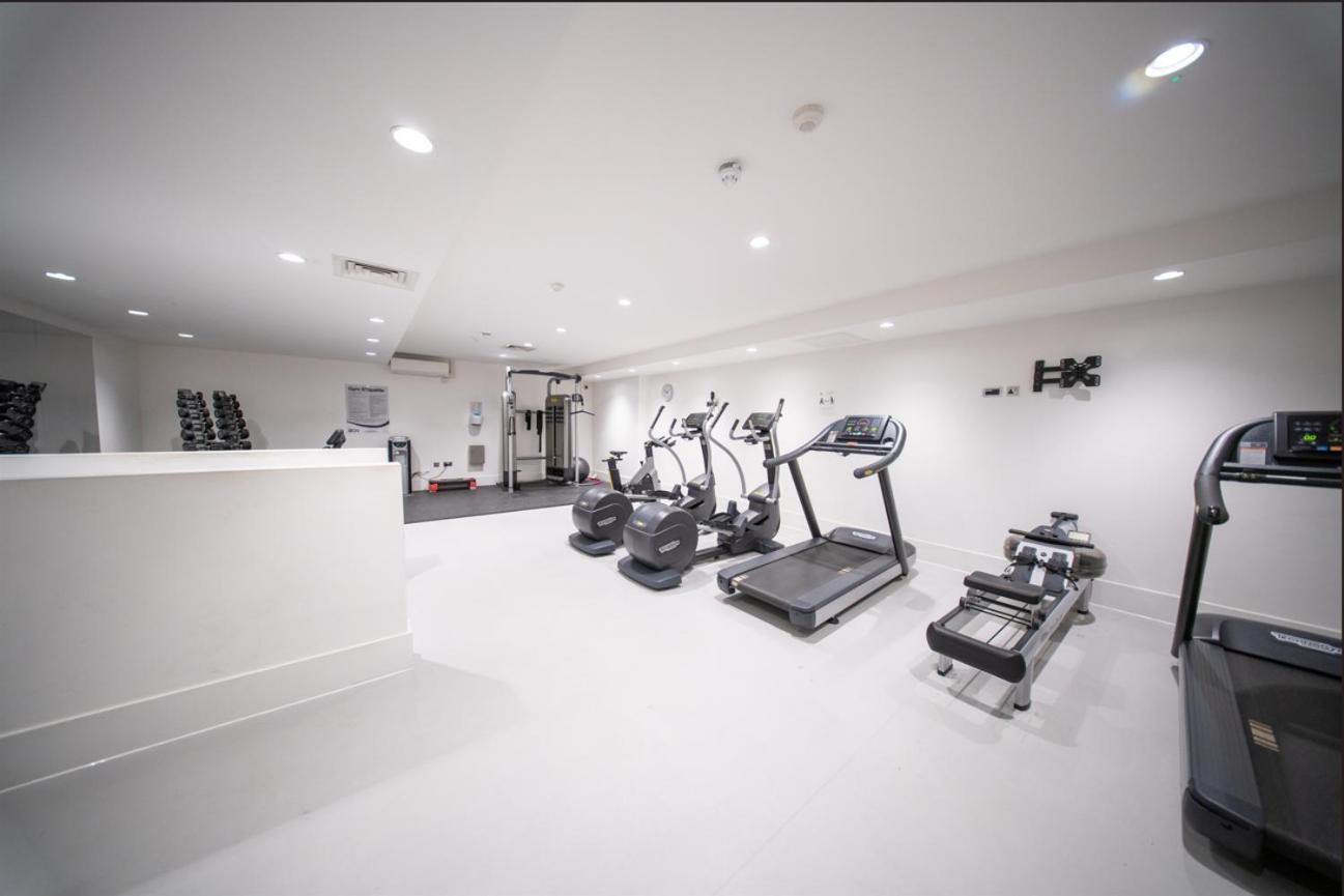 Free Parking & Gym, 1 Bed - 10 Min From Station