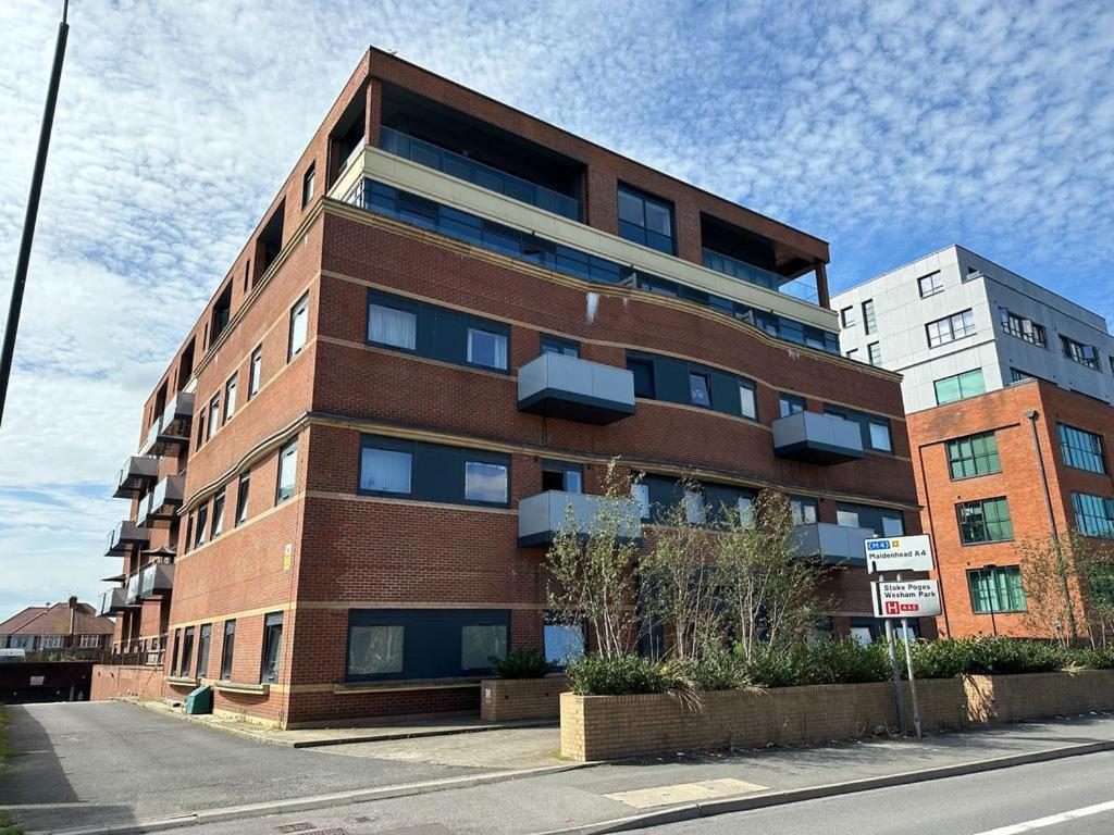 Free Parking & Gym, 1 Bed - 10 Min From Station Slough
