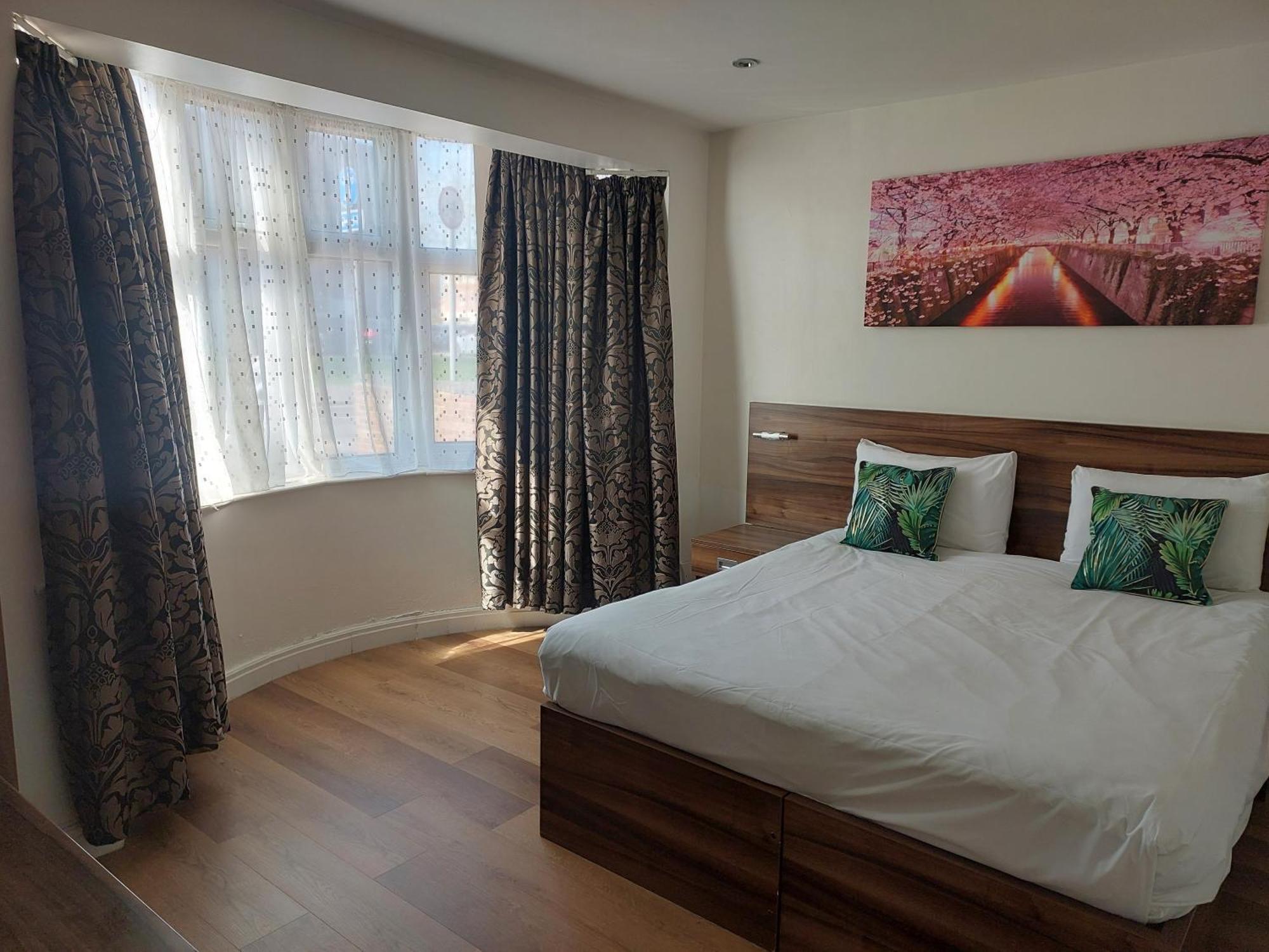 Langley Nr Pinewood Guest house