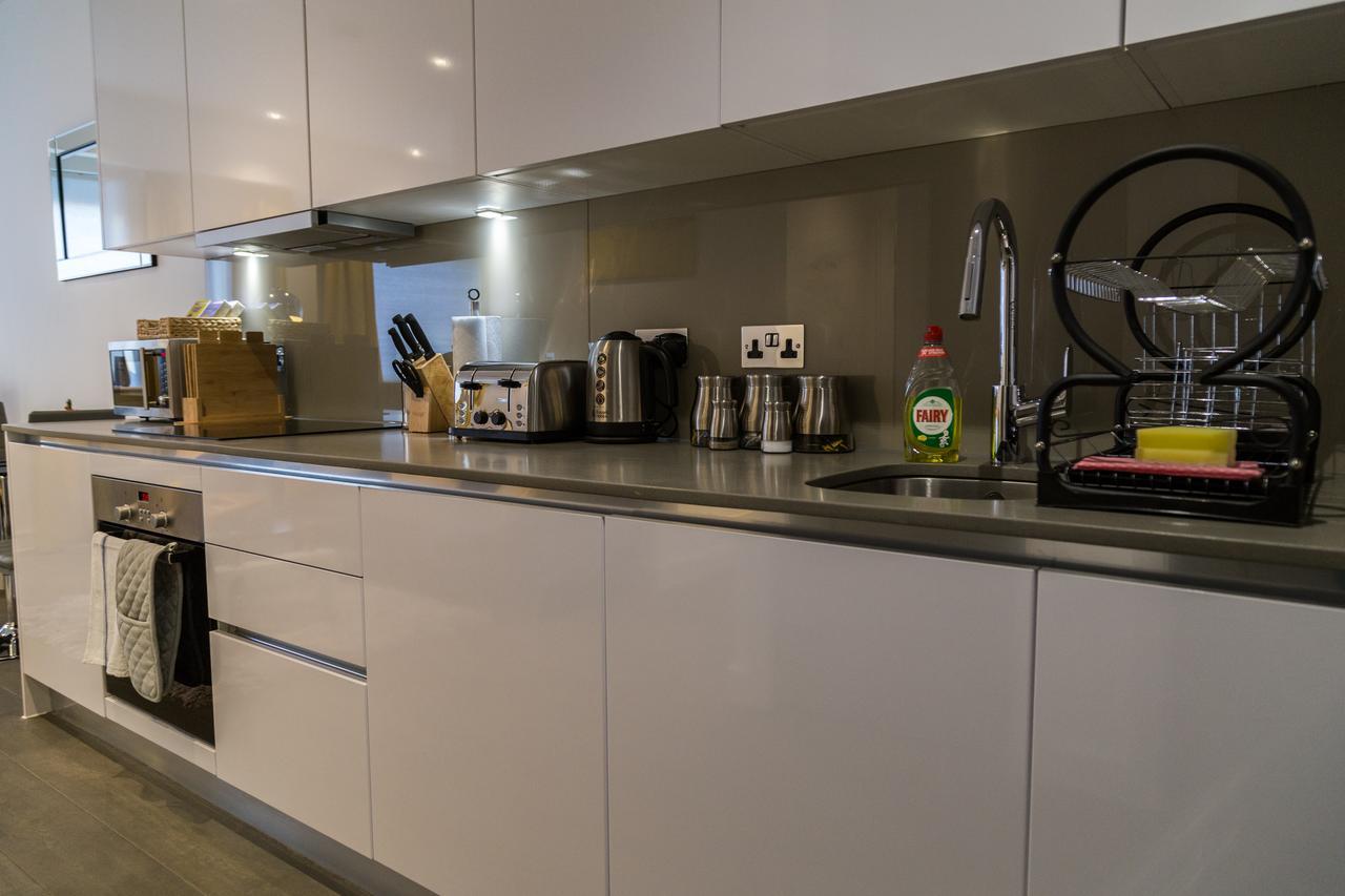 Brickfield Court Serviced By Ferndale Apartment *