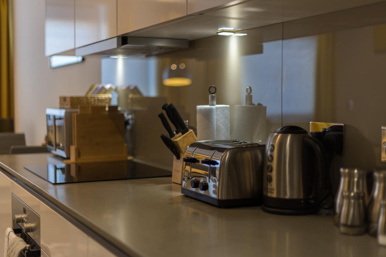 Brickfield Court Serviced By Ferndale * Slough