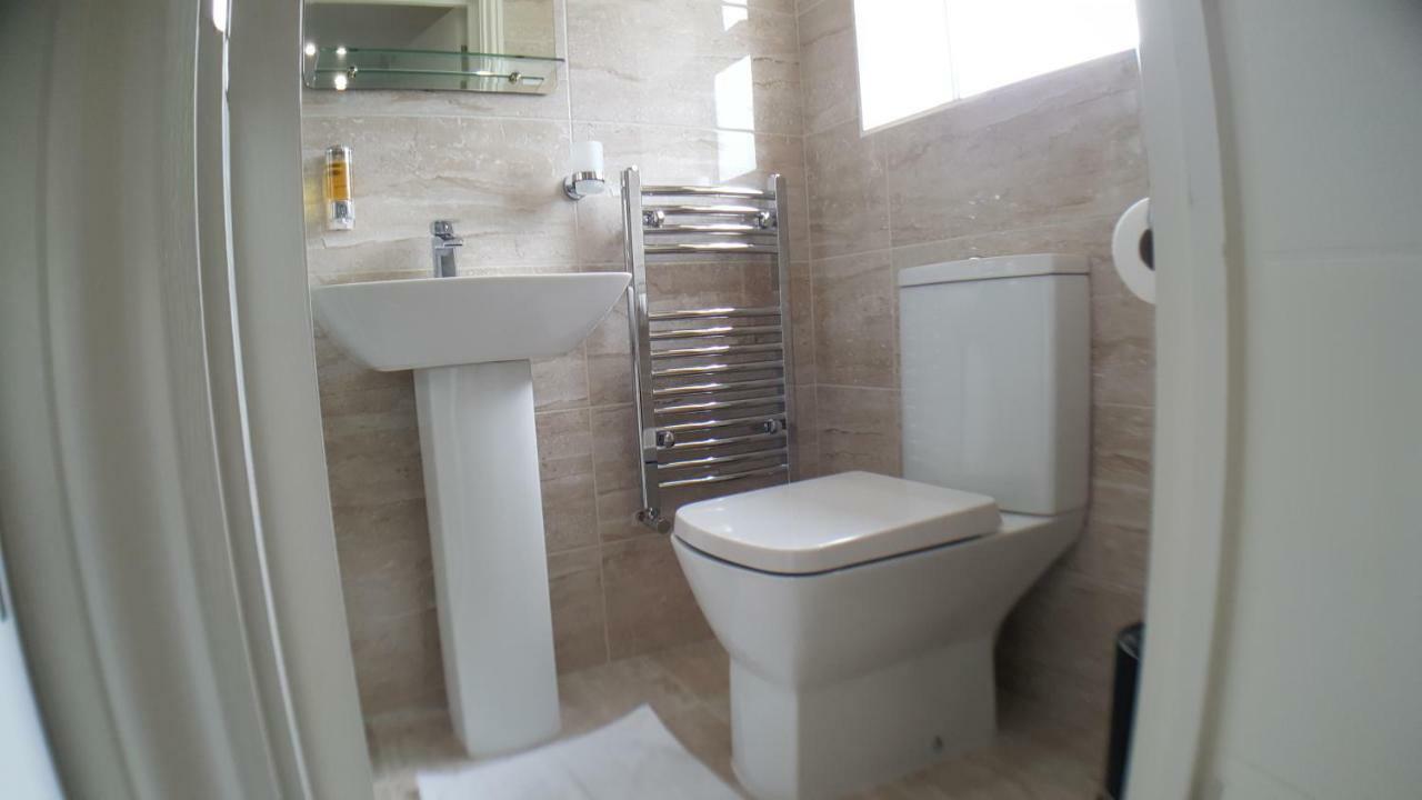 Guest house Heathrow-windsor Slough