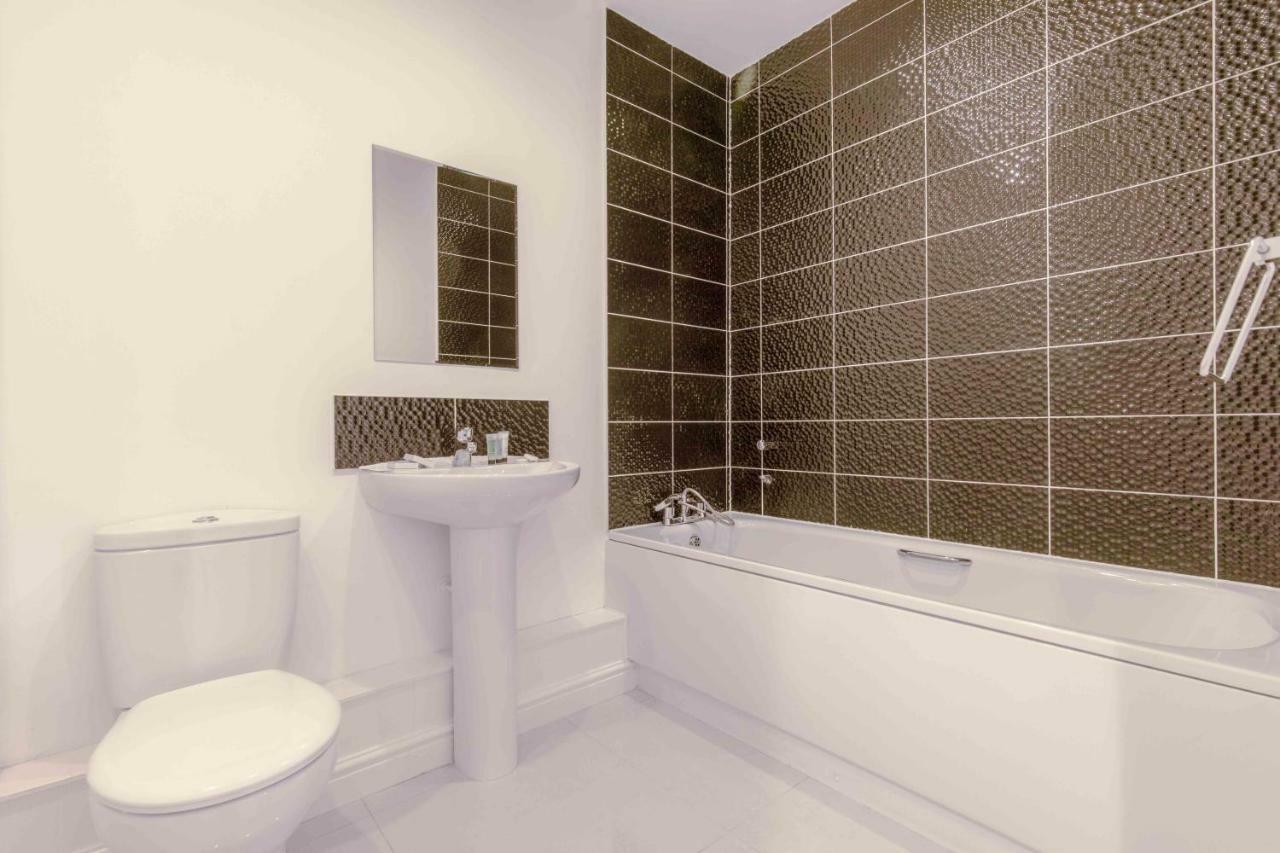 The Penthouse @ Waterside Grange *