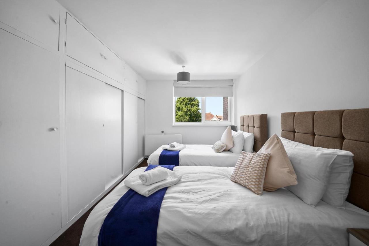 Gatewick Duplex Serviced With 3 Bedrooms, Up To 5 Beds