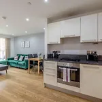 2 Bed At Slough Station & Parking - London In 20 Mins