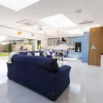 Legoland Heathrow Windsor Apartment Hotel