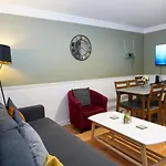 Ground Floor 2Bedroom Apt In Central Slough By Easy 2 Manage