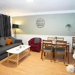 Ground Floor 2Bedroom Apt In Central Slough By Easy 2 Manage