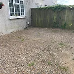 Slough - Sleeps 3 - Petfriendly - Riverside - Bay