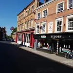 Ledger Serviced Rooms & Apartments