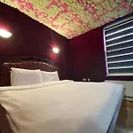 Baylis House Hotel