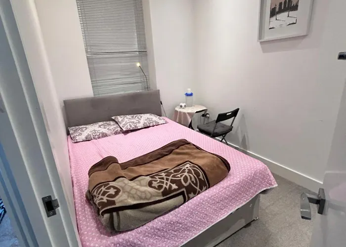 Bath Road Slough Homestay