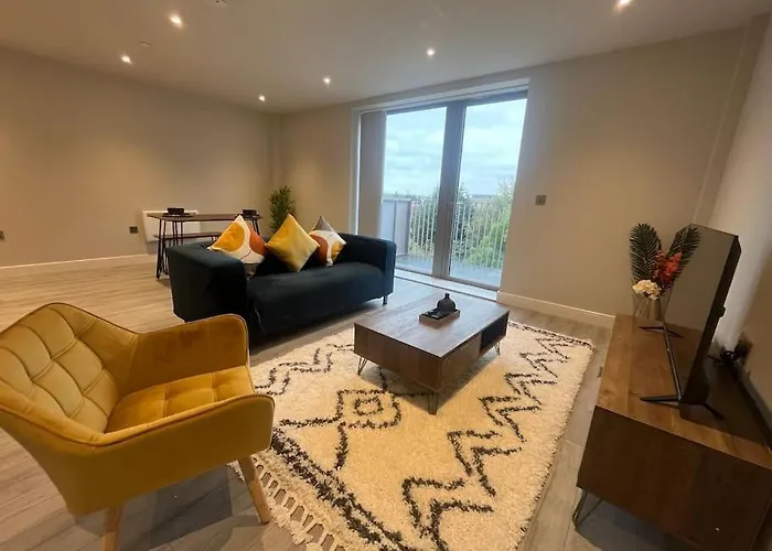Spacious Modern Flat By Slough Station