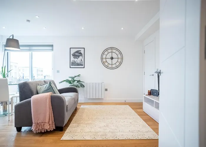 Luxe One Bedroom With Balcony