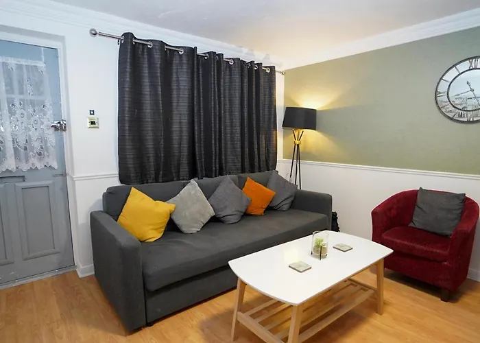 Ground Floor 2Bedroom Apt In Central Slough By Easy 2 Manage