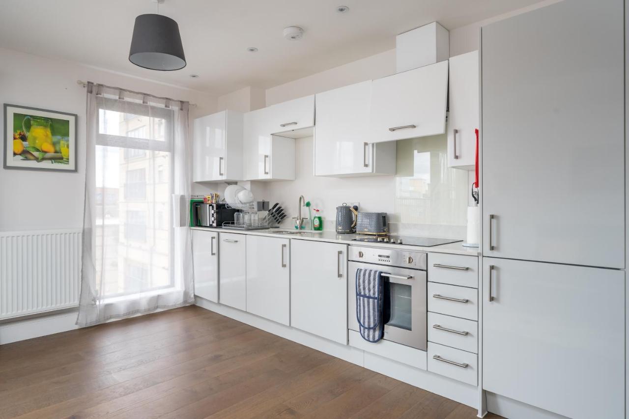 **new** Divine High Street 2 Bed * Slough