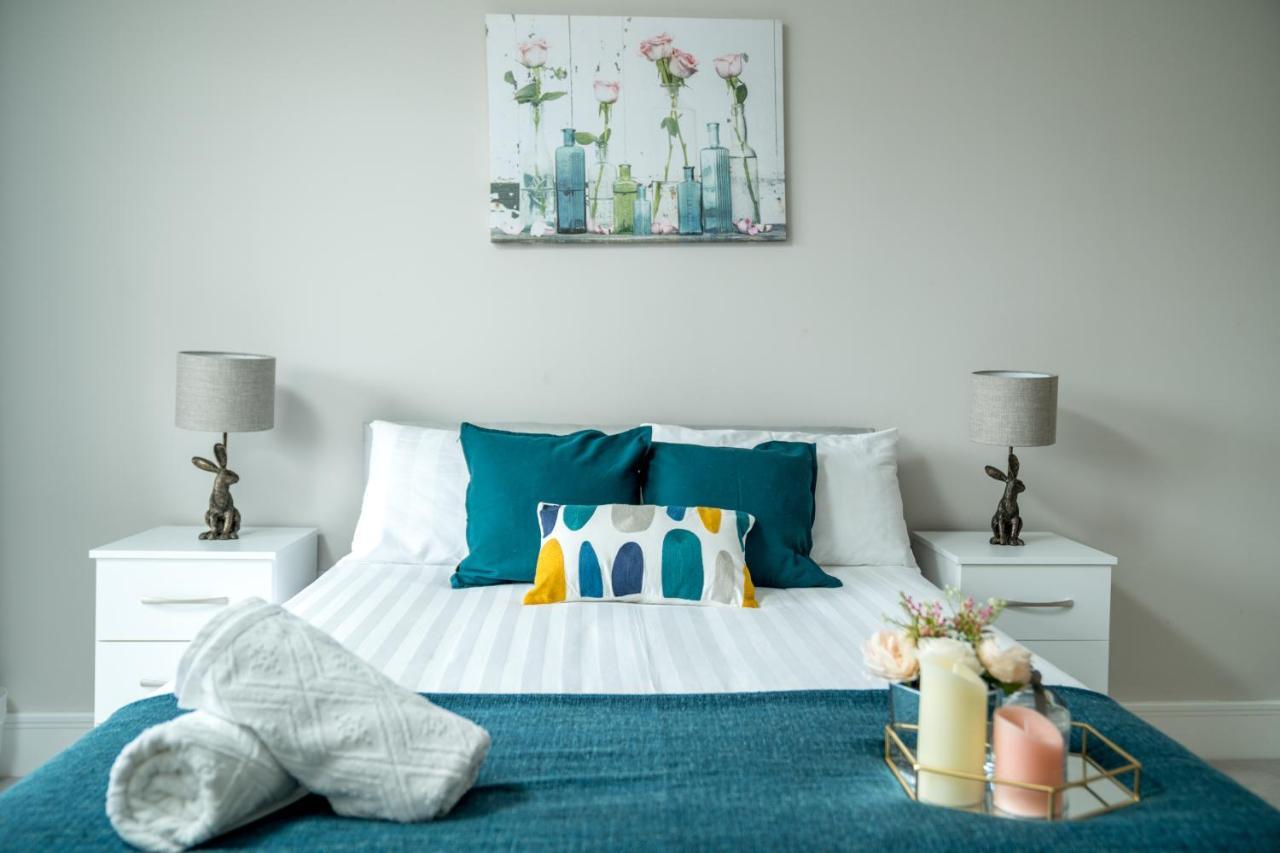 **new** Divine High Street 2 Bed * Slough