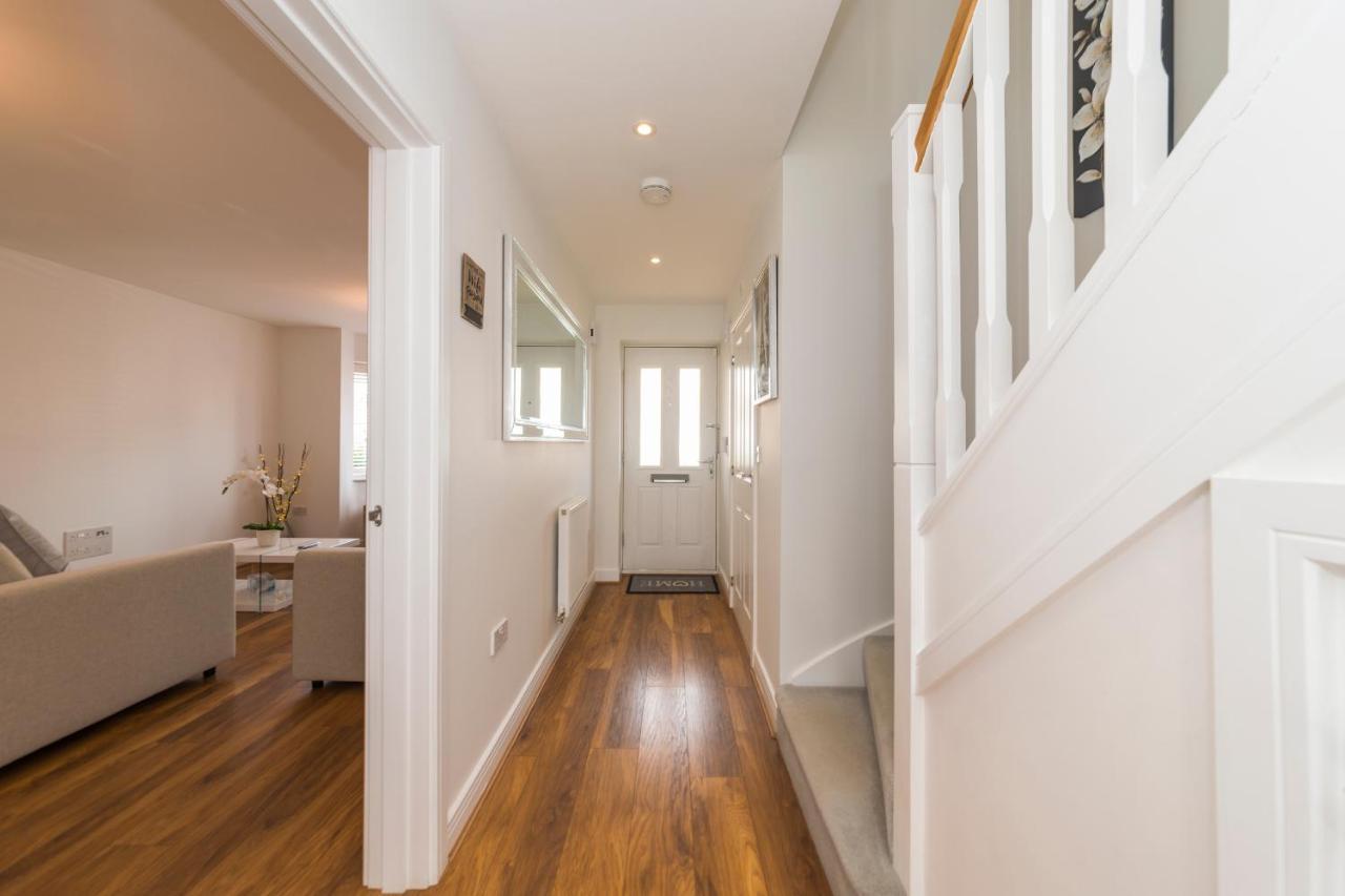 Greenfield's Oxlade - Modern 3 Bed House, Langley, Casa de férias *