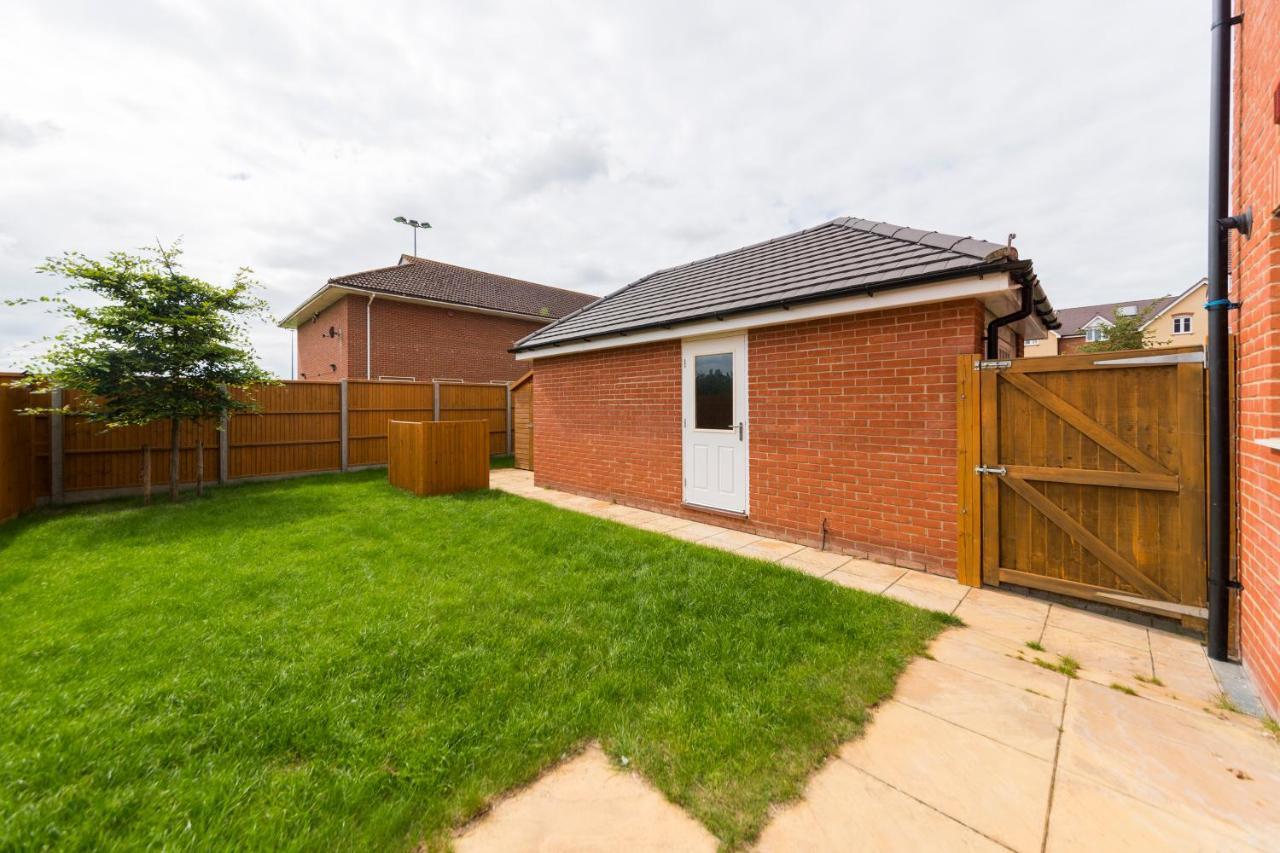 Casa de férias Greenfield's Oxlade - Modern 3 Bed House, Langley, *
