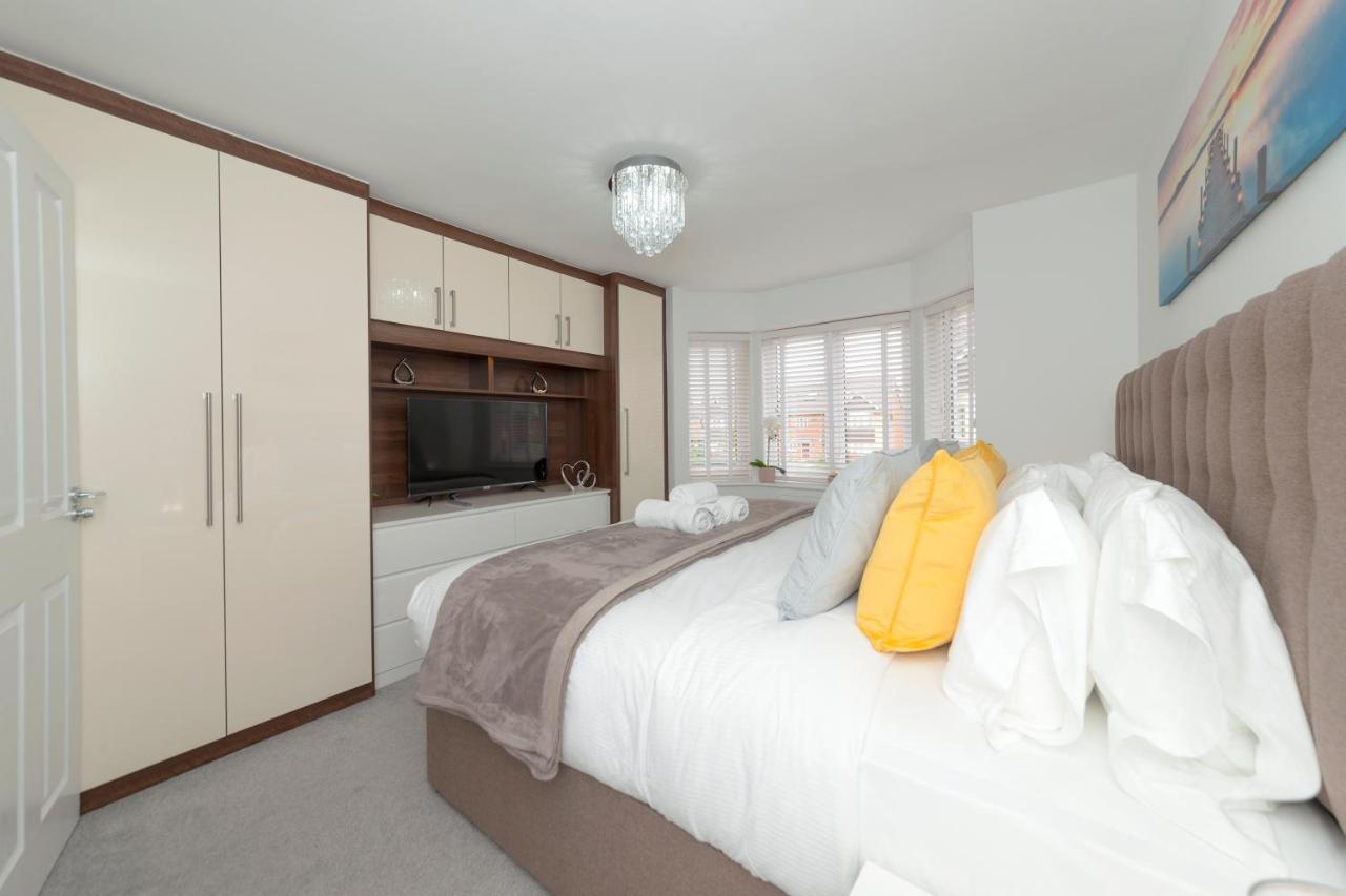 Casa de férias Greenfield's Oxlade - Modern 3 Bed House, Langley,