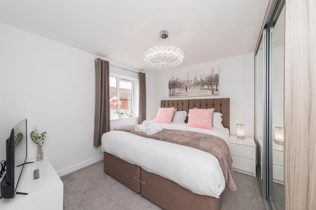 Casa de férias Greenfield's Oxlade - Modern 3 Bed House, Langley,
