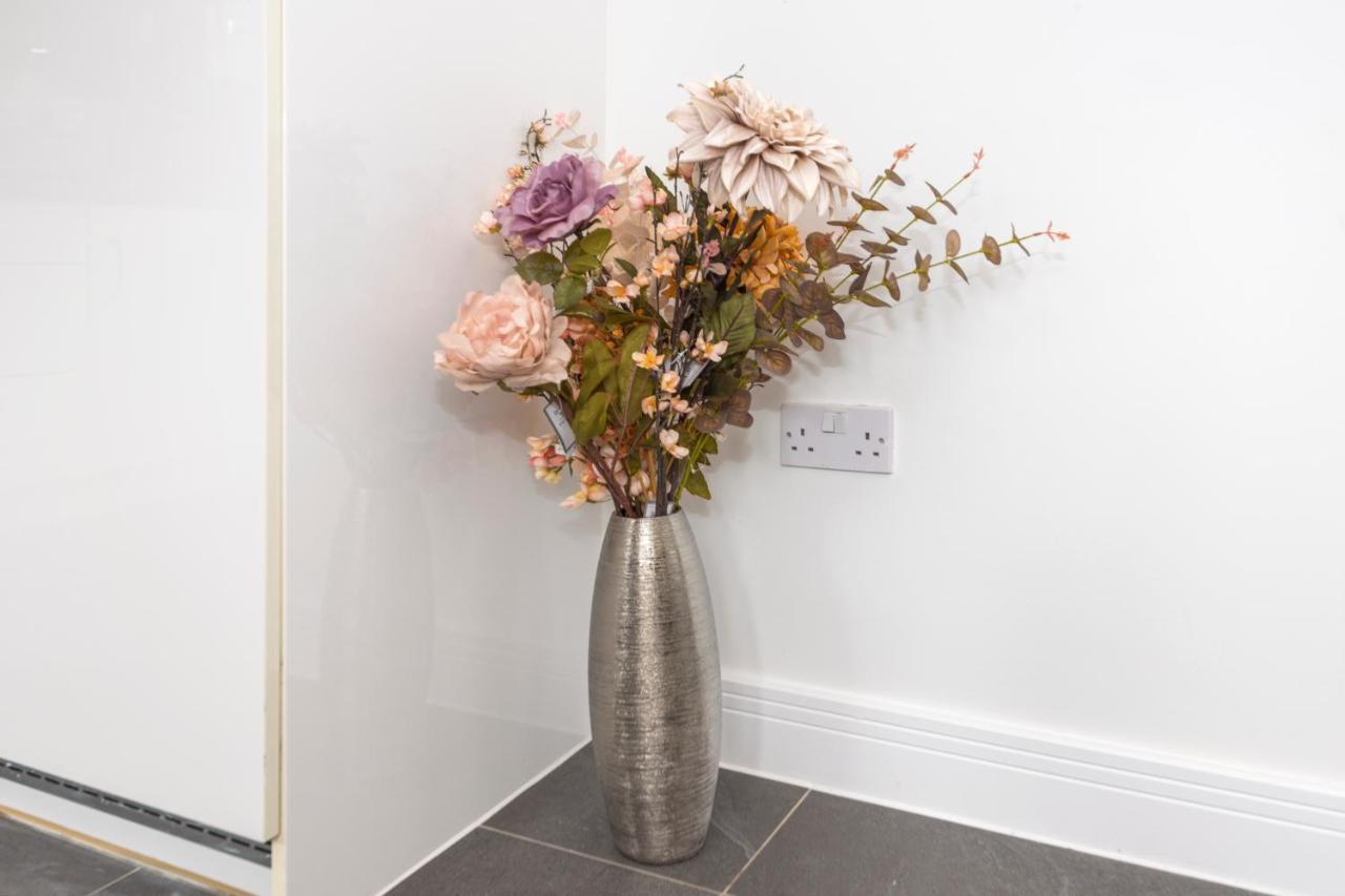 Casa de férias Greenfield's Oxlade - Modern 3 Bed House, Langley, *